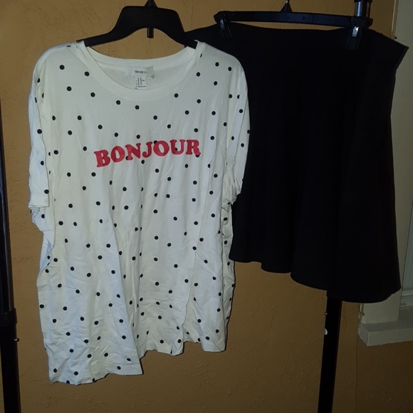 Plus size top - Picture 1 of 4